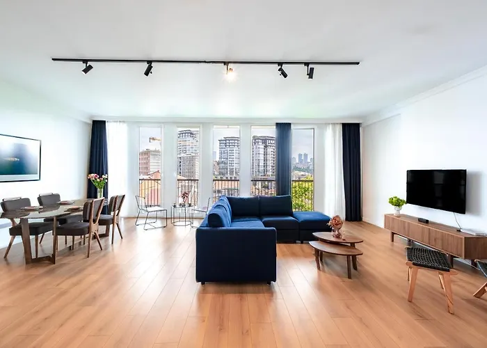 Homie - Luxury In Macka Daire