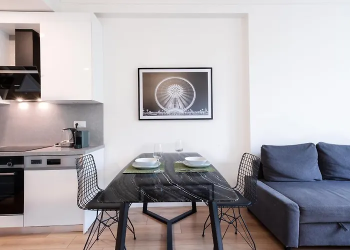 Homie - Luxury In Macka Daire *